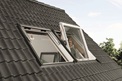 Wer die Heizkosten so weit wie möglich reduzieren möchte, sollte beim Dachfensteraustausch auf energieeffiziente Verglasung der neuen Dachfenster achten