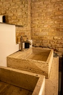 Minimalistisches Betonwaschbecken